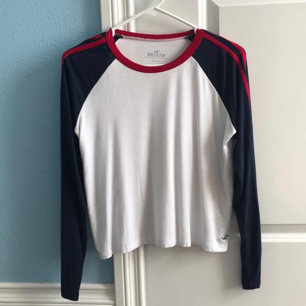 Holister Must have easy tee.